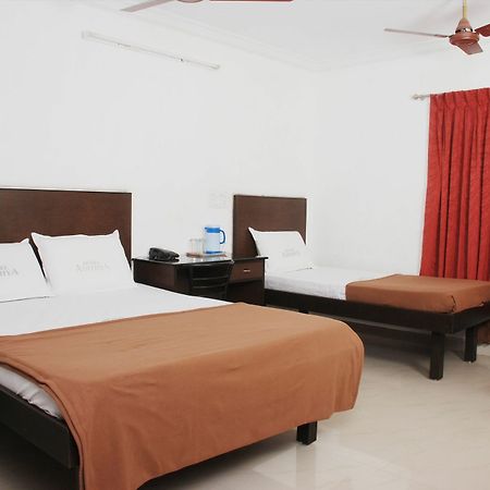 Hotel Adithya Ченай Екстериор снимка
