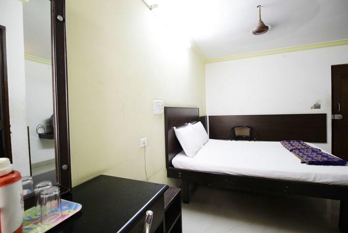 Hotel Adithya Ченай Екстериор снимка